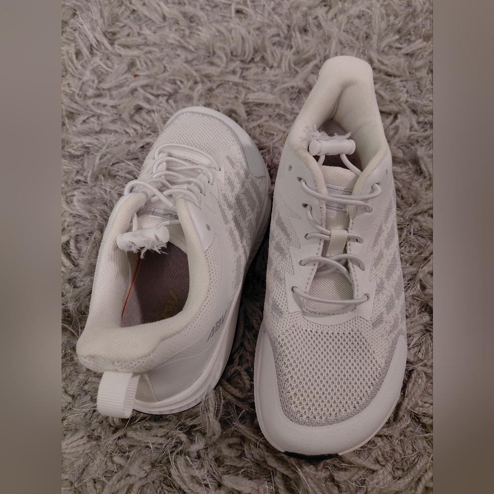 Cushioning White Mesh Sneakers